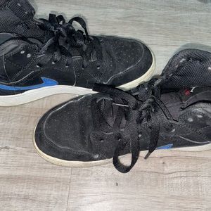 NIKE black air Jordan’s 5Y